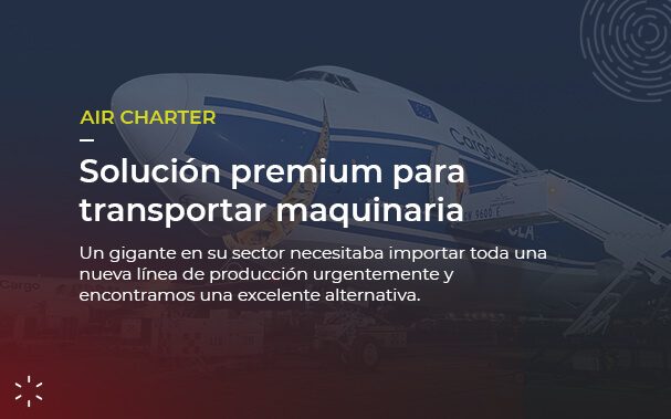 Sobre la foto del chárter 747-400F con la nariz abierta, está escrito